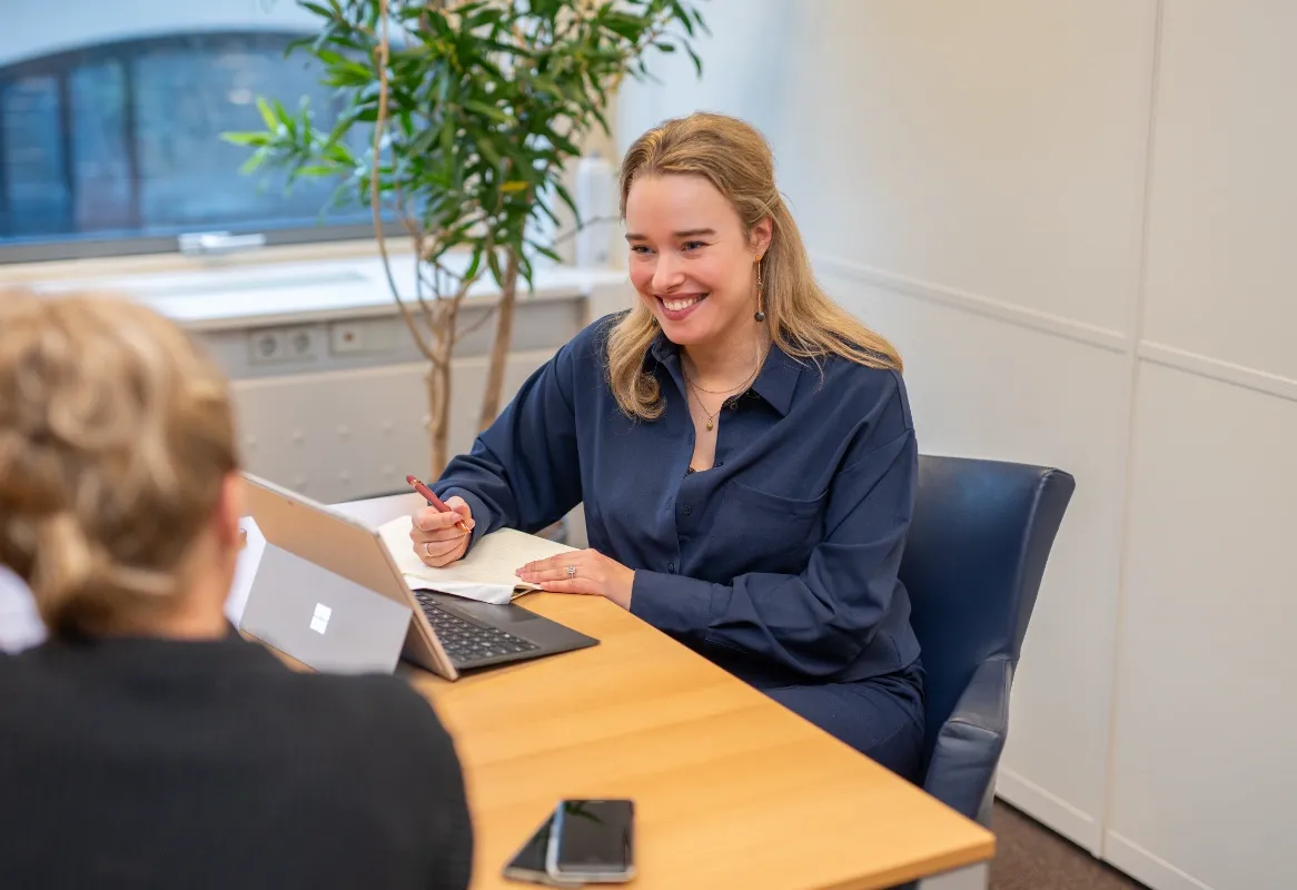 Is er een match? Dan beoordeelt de manager je cv inhoudelijk.